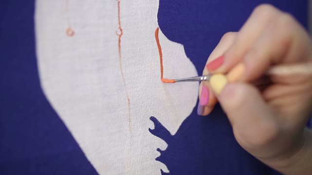 Draws A Brush On Canvas