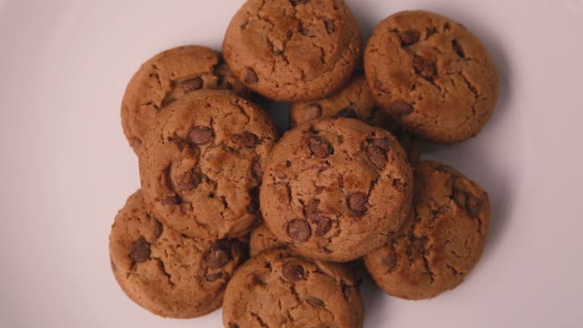 Cookies On A Plate Spinning.