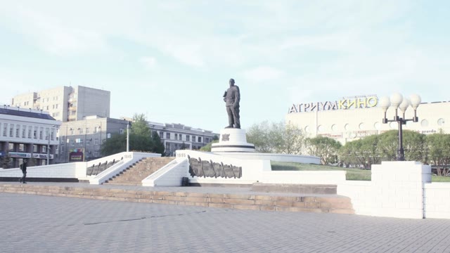 Monument. Summer. Timelapse.