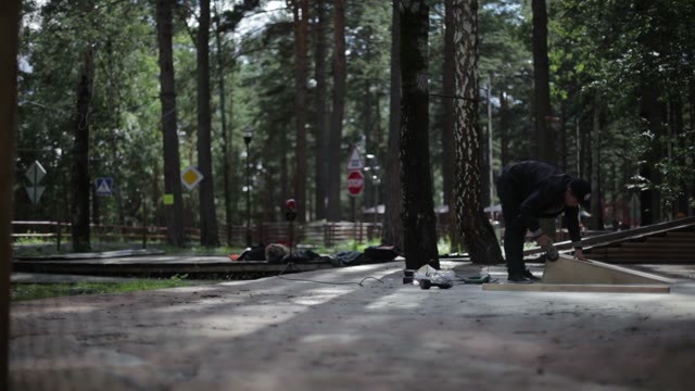 Man Grinds To The Construction In The Skatepark