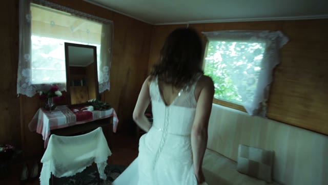 Bride Jumping Around Itself