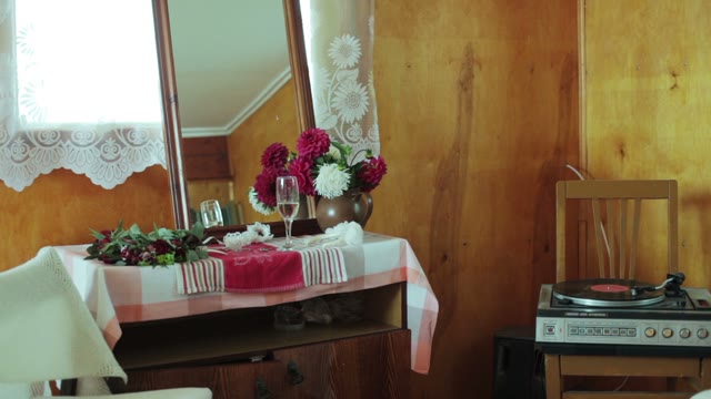 Room With A Mirror And A Gramophone