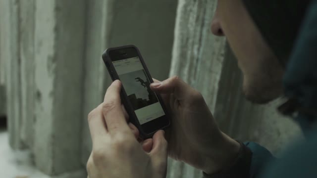 Guy Explains How To Take Pictures