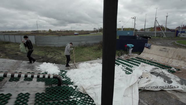 Guys Build A Snowboard Park