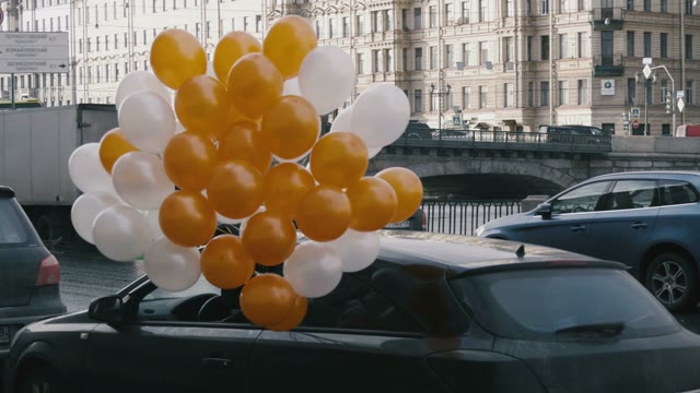 Flying Balloons In The City
