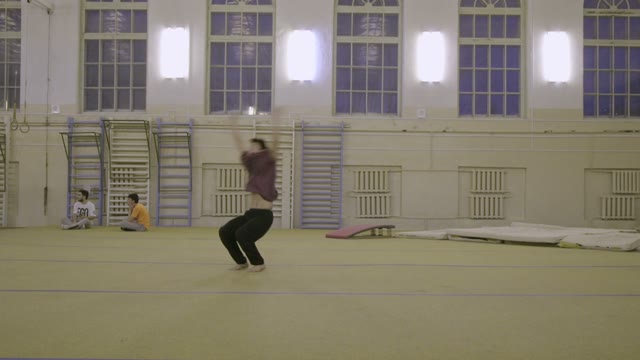 Teens Train In Gym Class