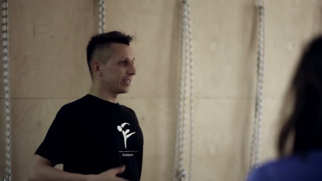 The Trainer Explains How To Do The Exercise