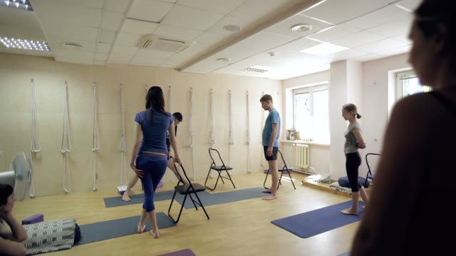 The Trainer Of Yoga Explains The New Exercise