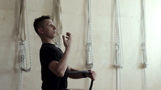 The Trainer Shows How To Breathe Correctly