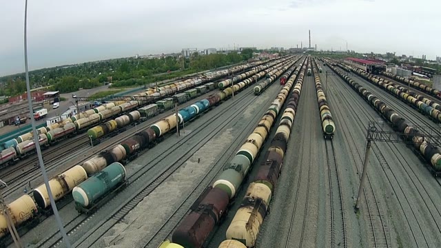 Quadrocopters Takes A Lot Of Trains On The Tracks