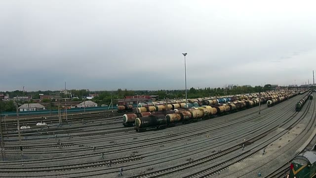 Quadrocopters Takes A Lot Of Freight Trains On The Tracks