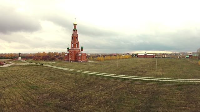 Quadrocopters Removes Beautiful Cathedral