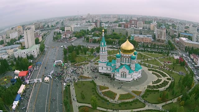 Many People On The Cathedral Square