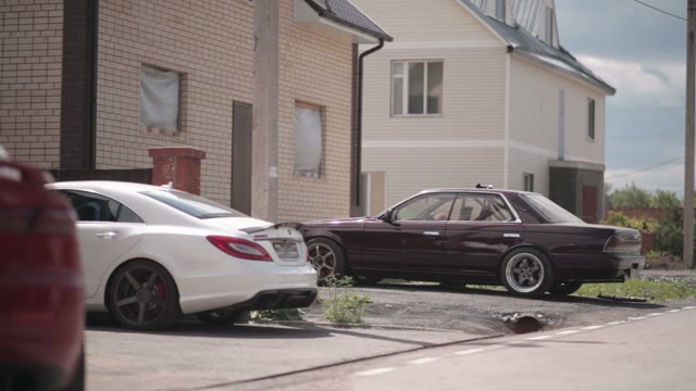 Private Parking Near The House