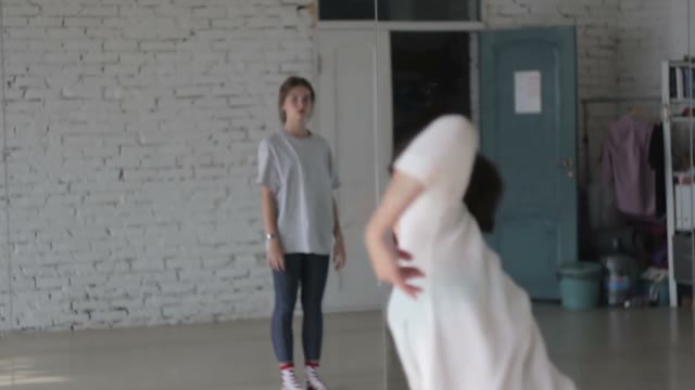 Beautiful Girls Learn The New Dance