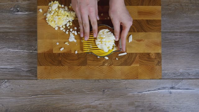 Cutting Eggs Of Egg Slicer