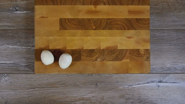 Cutting Eggs Of Egg Slicer