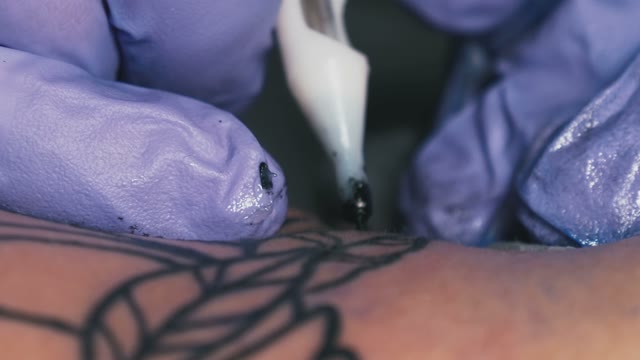 Tattoo Master Makes The Tattoo Close-up