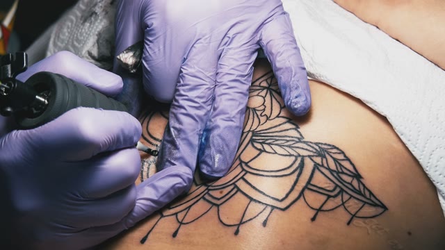 Tattoo Master Makes The Tattoo Close-up