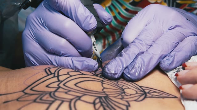 Tattoo Master Makes The Tattoo Close-up