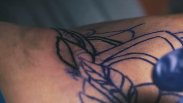 Tattoo Master Makes The Tattoo Close-up