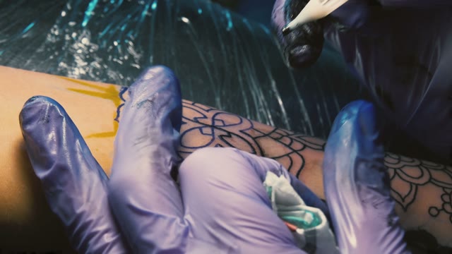 Tattoo Master Does Tattoo Close-up