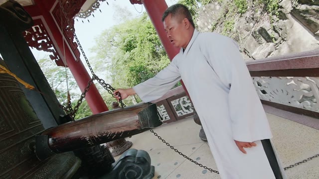 Monk Hit Bell Close