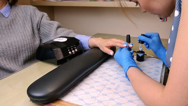 Master Makes A Manicure