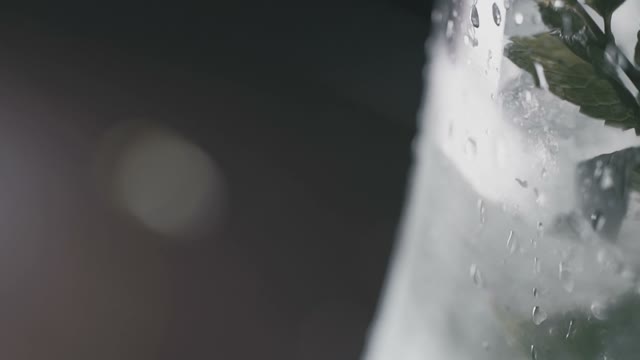 In The Shisha Flask There Is A Lot Of Ice