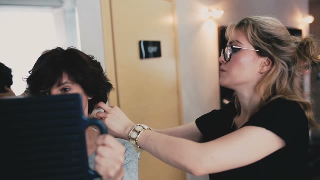 Hairdresser Praises Client's Hair