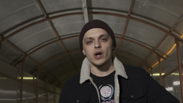 Rapper Reads Rap And Moves For